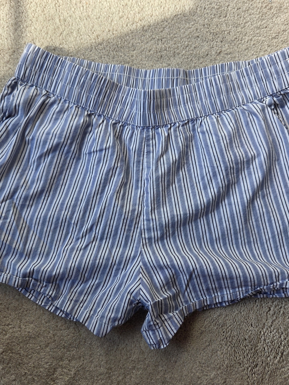 Universal Thread Shorts, Size M
